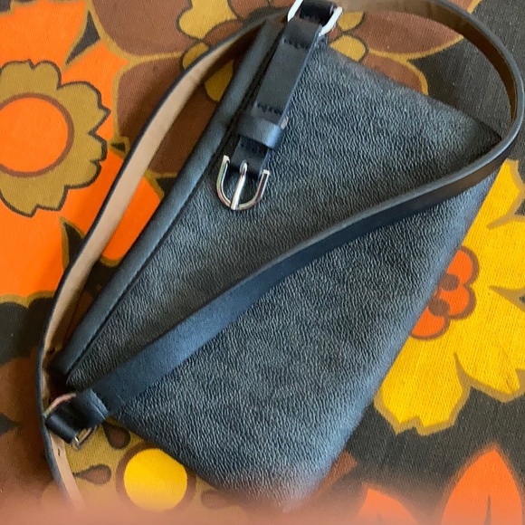 Mk black belt bag gently used - Picture 2 of 3